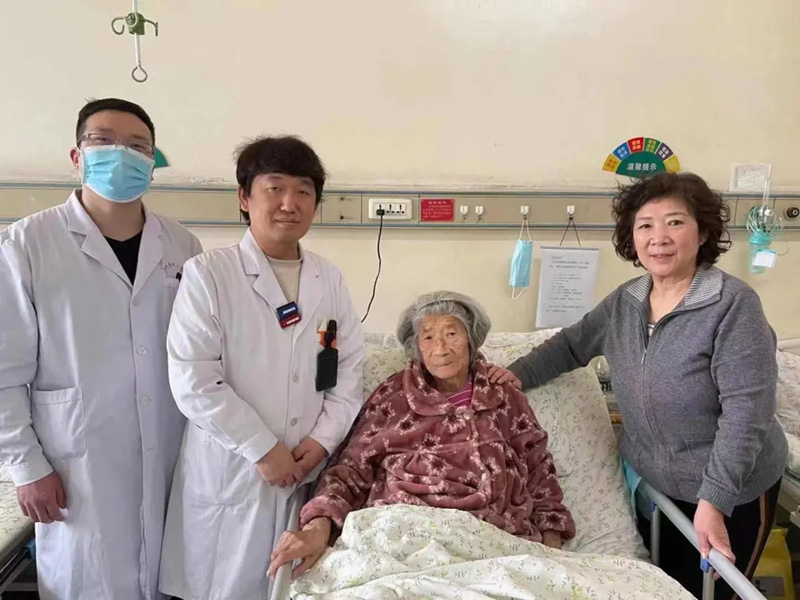 小切口解決大問題 96歲高齡老人股骨粗隆間骨折多學(xué)科團(tuán)隊創(chuàng)造奇跡