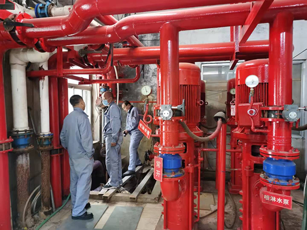 吃透中央精神 保持高度一致｜錦州市中心醫(yī)院機(jī)關(guān)后勤黨總支“四比四看爭先鋒 戰(zhàn)斗堡壘展風(fēng)采”活動(dòng)進(jìn)行時(shí)