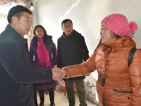 助力脫貧攻堅(jiān) 我們?cè)谛袆?dòng)——?錦州市中心醫(yī)院走訪慰問(wèn)，實(shí)施一對(duì)一幫扶
