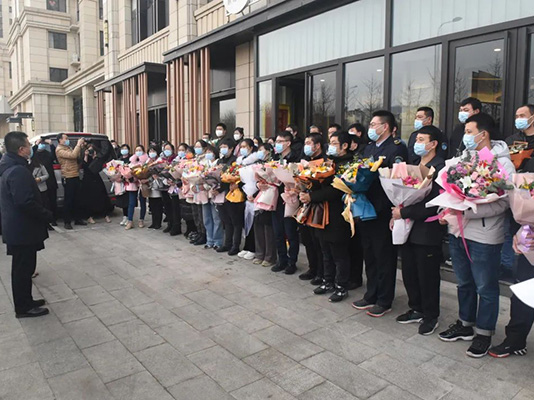錦州市中心醫(yī)院支援大連新冠肺炎疫情醫(yī)務(wù)人員圓滿(mǎn)完成任務(wù)凱旋歸來(lái)