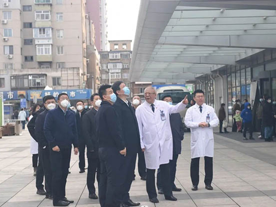 副省長(zhǎng)靳國(guó)衛(wèi)一行到錦州市中心醫(yī)院調(diào)研醫(yī)院建設(shè)和相關(guān)診療工作情況